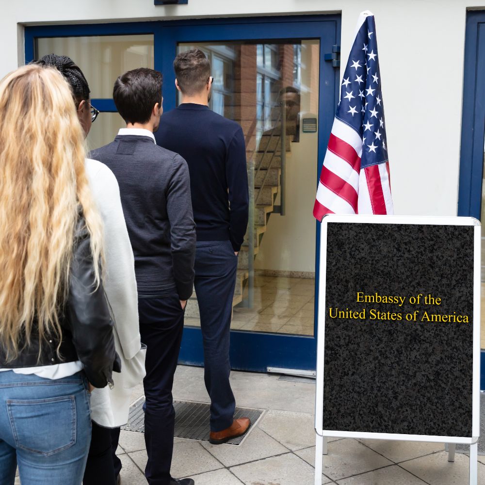 Đại sứ quán Mỹ, nơi xét duyệt visa du lịch Mỹ. Đại sứ quán Mỹ, nơi xét duyệt visa du lịch Mỹ.
