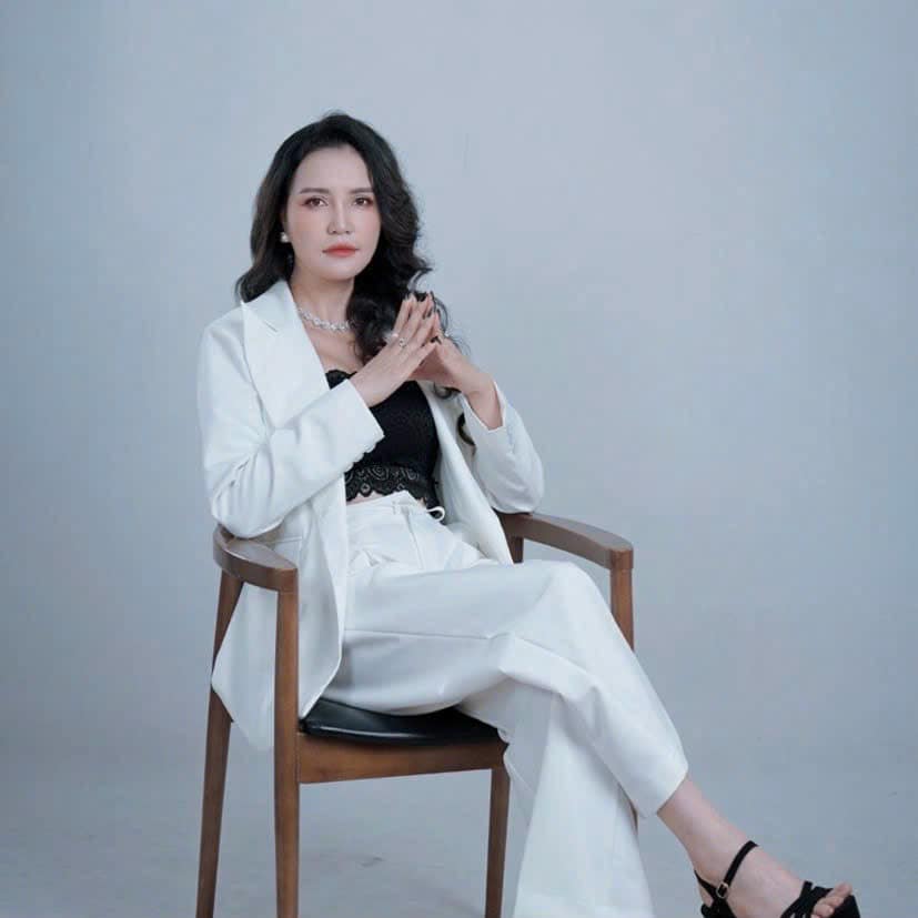Lê Minh Huệ – Hành Trình Truyền Cảm Hứng Từ Đam Mê Làm Đẹp Lê Minh Huệ – Hành Trình Truyền Cảm Hứng Từ Đam Mê Làm Đẹp