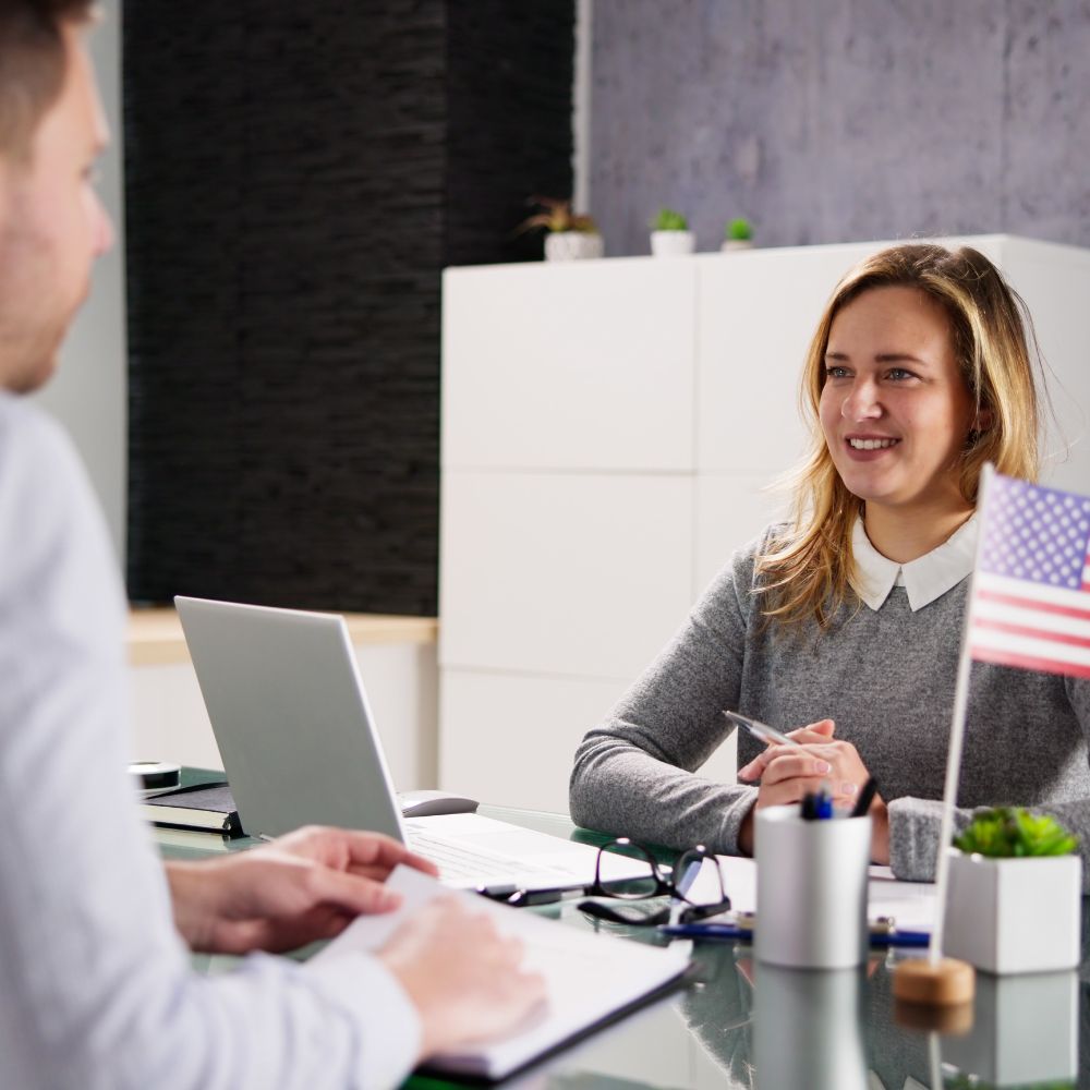 Buổi phỏng vấn xin visa du lịch Mỹ tại Đại sứ quán. Buổi phỏng vấn xin visa du lịch Mỹ tại Đại sứ quán.