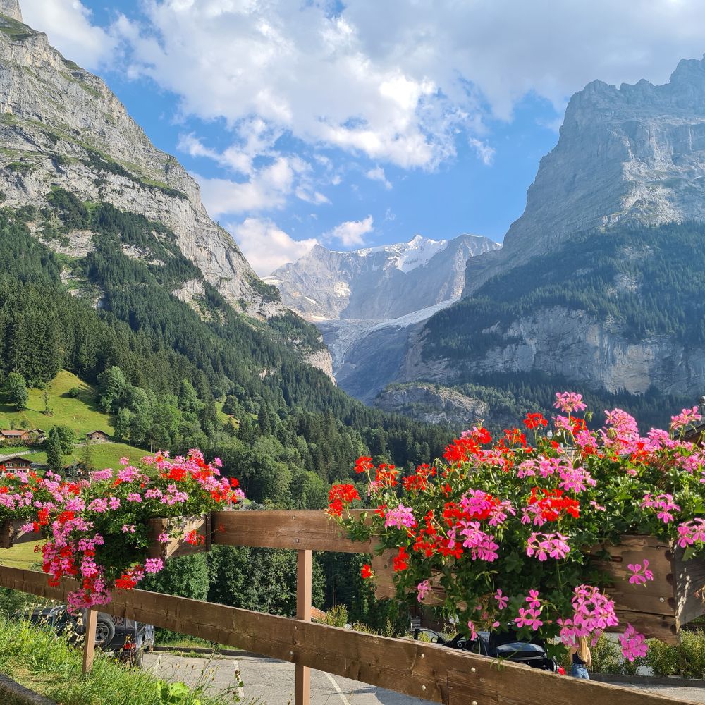Du lịch Thụy Sĩ Ý mang đến trải nghiệm khó quên với những dãy Alps tuyệt đẹp và các thành phố lịch sử như Venice, Rome. Du lịch Thụy Sĩ Ý mang đến trải nghiệm khó quên với những dãy Alps tuyệt đẹp và các thành phố lịch sử như Venice, Rome.