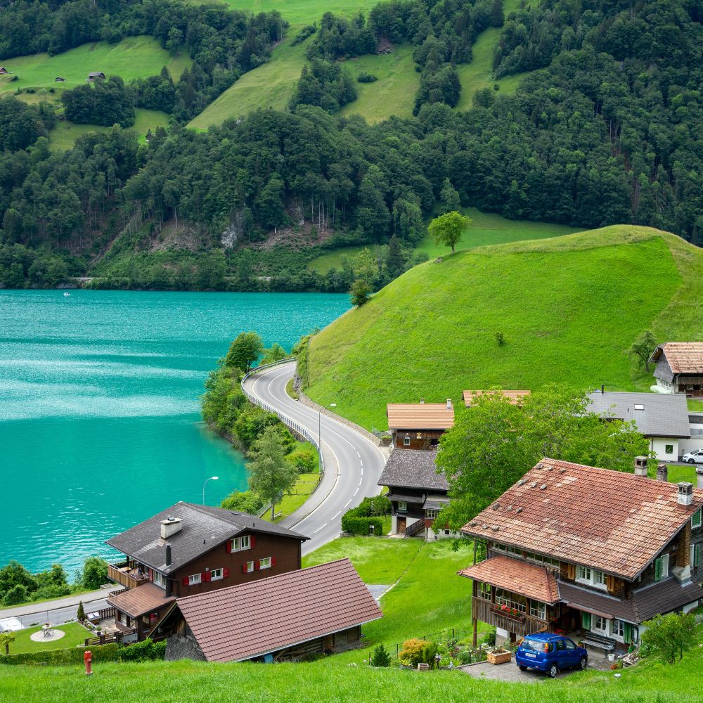 Hãy ghé thăm hồ Lucerne và nhà thờ Duomo để cảm nhận trọn vẹn vẻ đẹp của hành trình Thụy Sĩ Ý. Hãy ghé thăm hồ Lucerne và nhà thờ Duomo để cảm nhận trọn vẹn vẻ đẹp của hành trình Thụy Sĩ Ý.